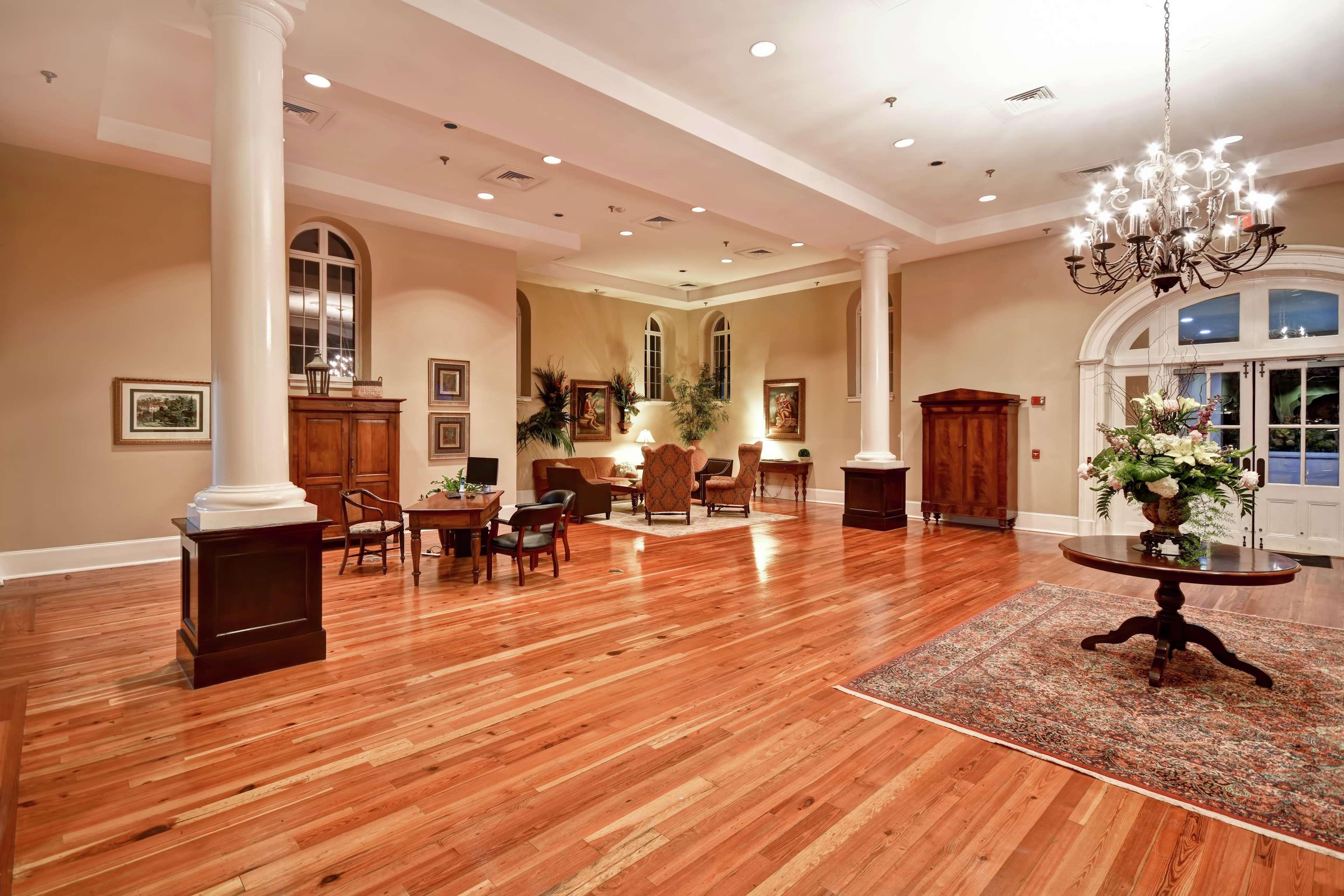 Embassy Suites Charleston - Historic District Экстерьер фото