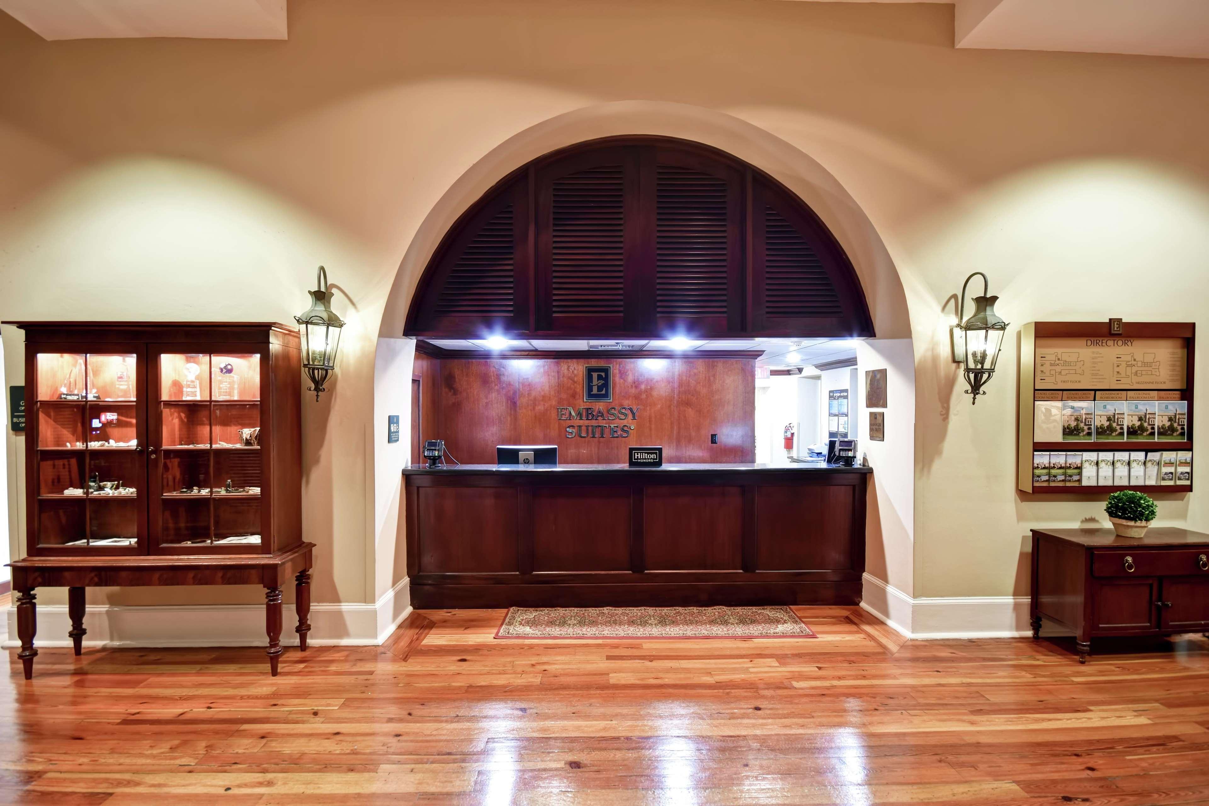 Embassy Suites Charleston - Historic District Экстерьер фото