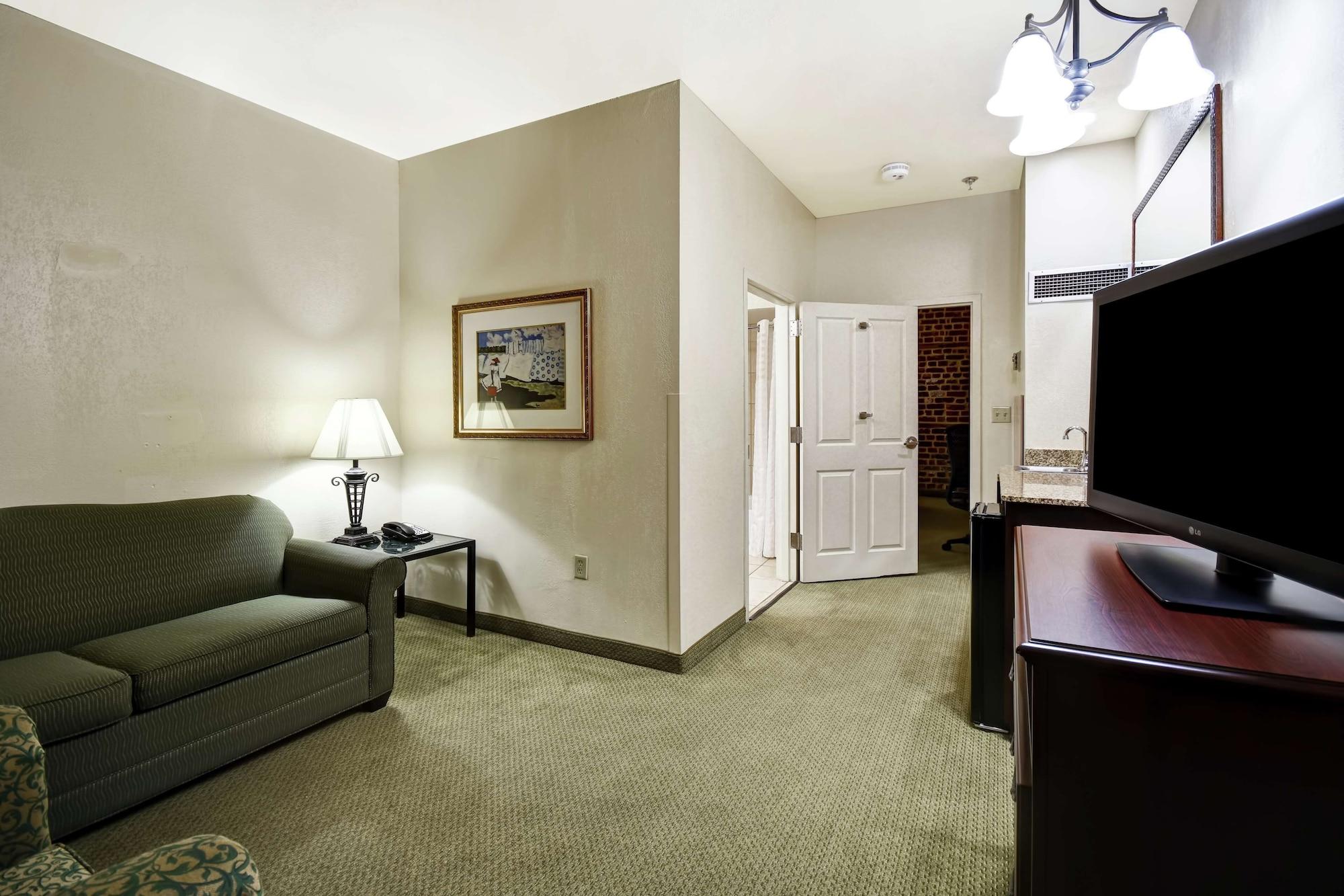 Embassy Suites Charleston - Historic District Экстерьер фото