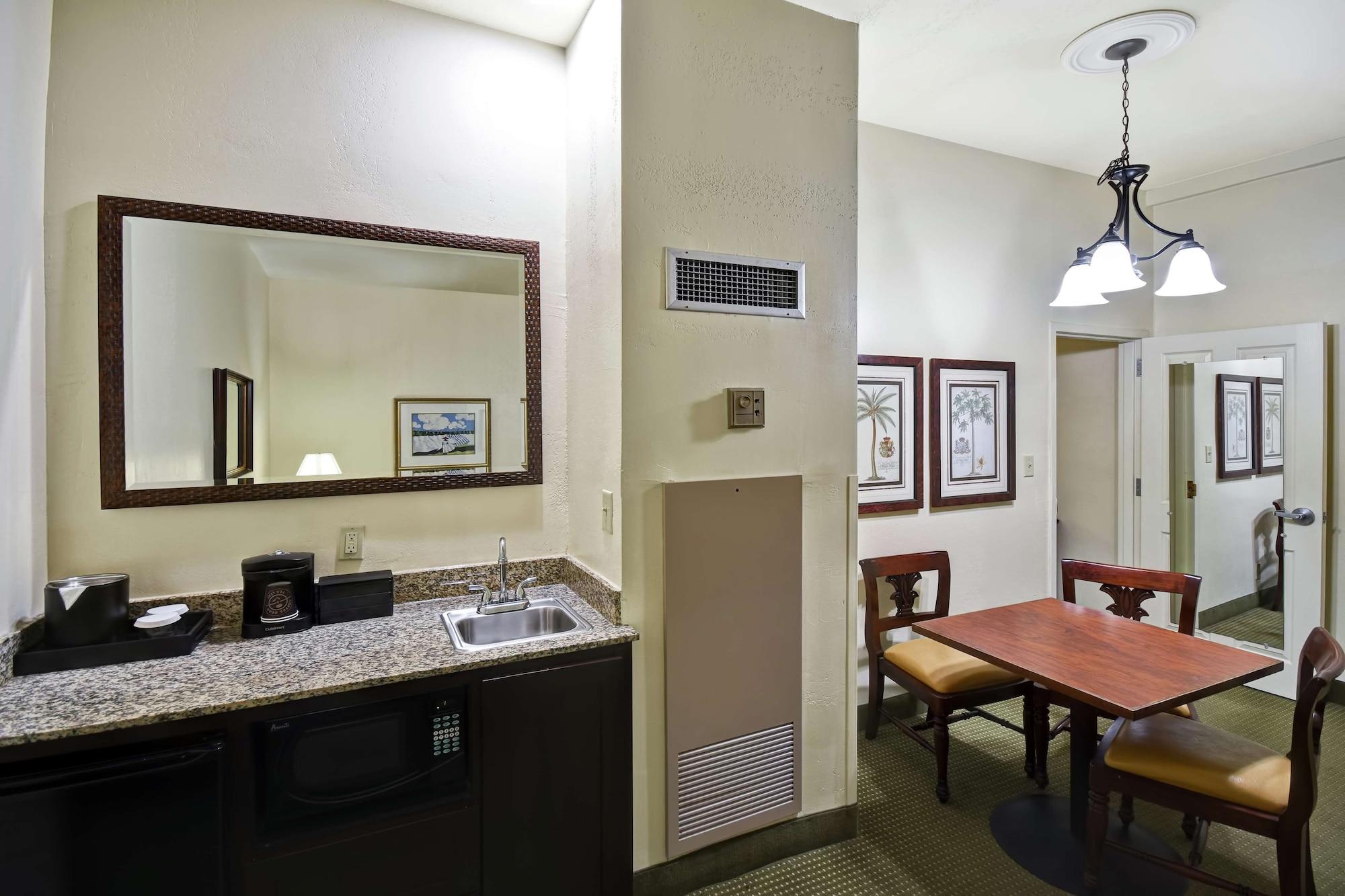 Embassy Suites Charleston - Historic District Экстерьер фото