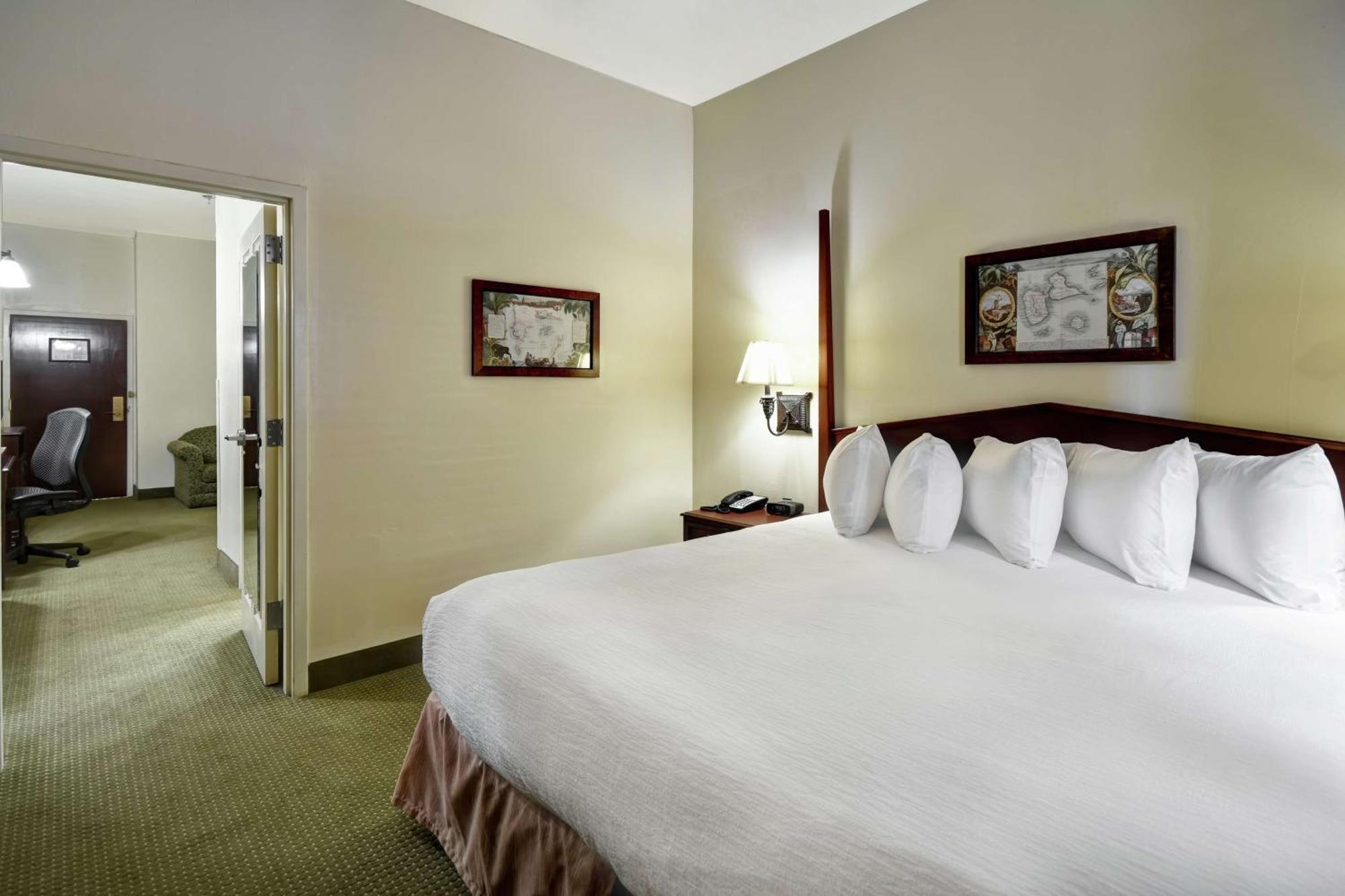 Embassy Suites Charleston - Historic District Экстерьер фото